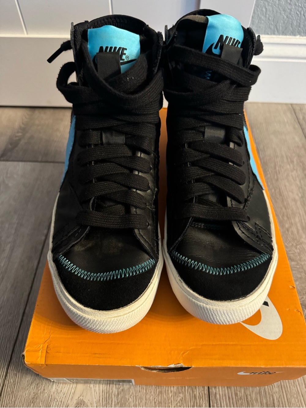 Nike Men’s' High-Top Sneakers in Black and Light Blue